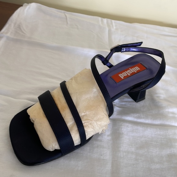 Strappy dress shoes. Unlisted. Size 10M. Navy blue. Excellent condition. - Picture 3 of 6